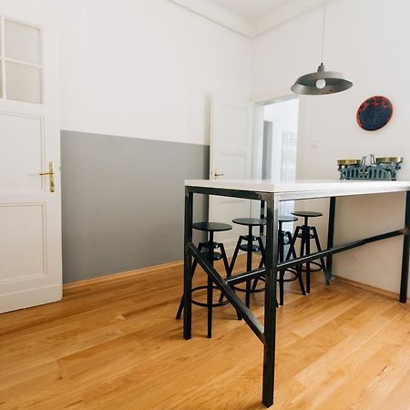 Mazuranic Square Apartment ซาเกร็บ ห้อง รูปภาพ